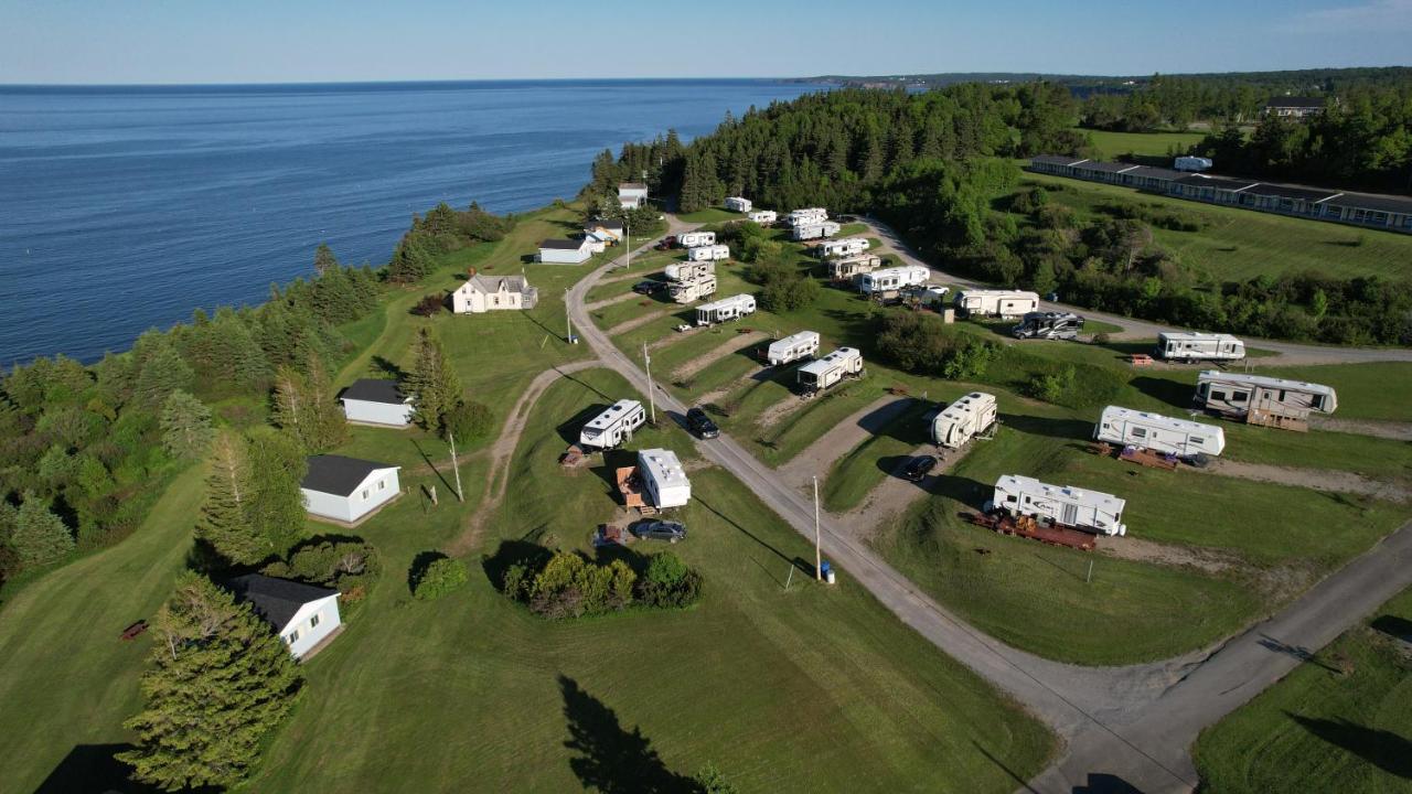 Hebergement Fort Prevel Saint Georges De Malbaie Exterior photo
