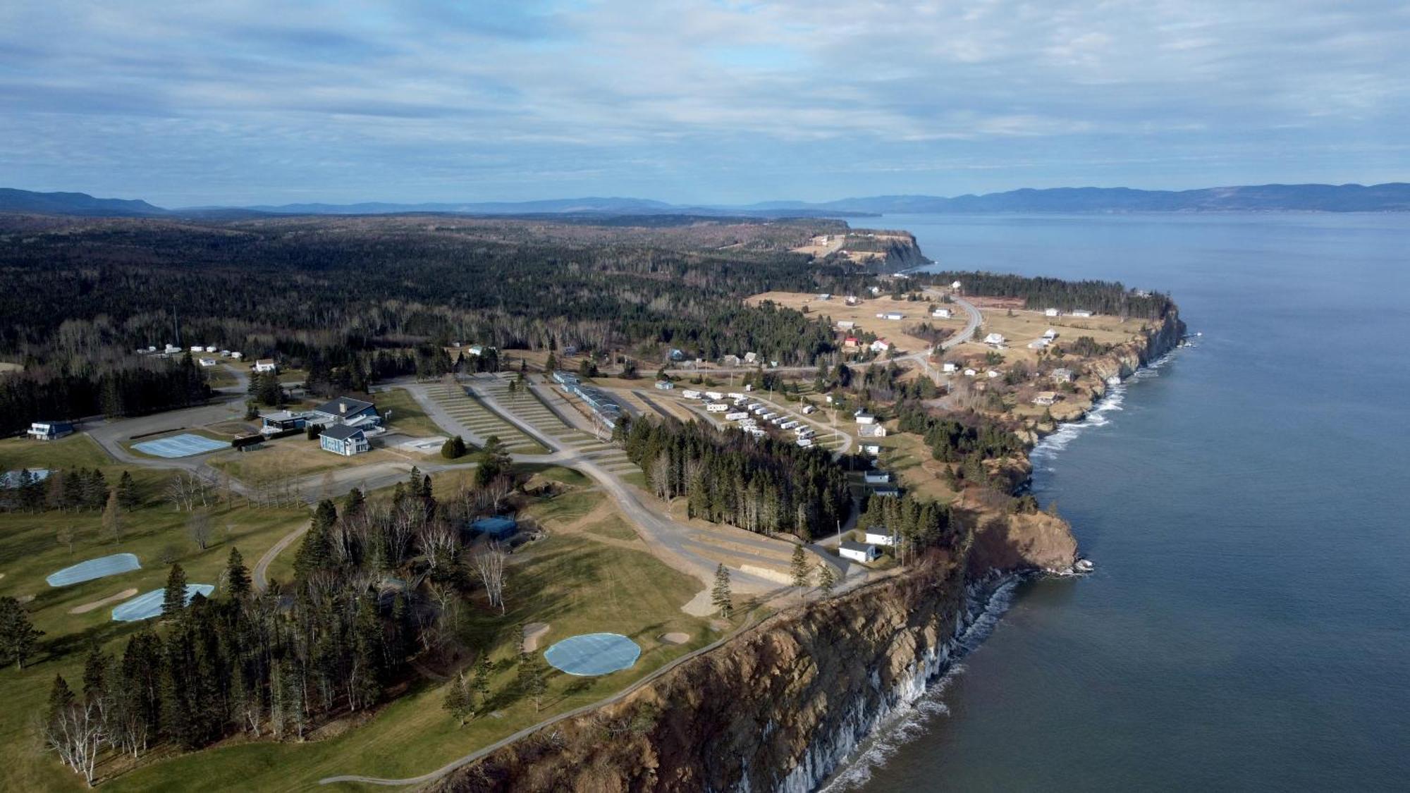 Hebergement Fort Prevel Saint Georges De Malbaie Exterior photo