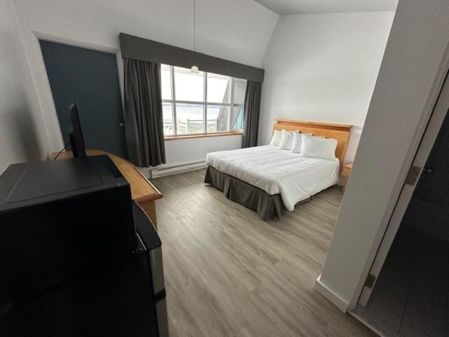 Hebergement Fort Prevel Saint Georges De Malbaie Exterior photo