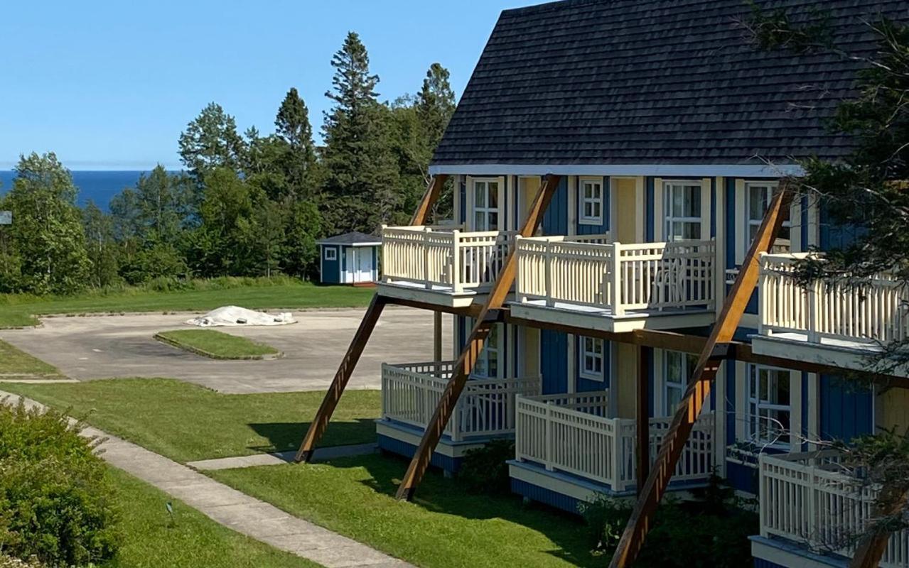 Hebergement Fort Prevel Saint Georges De Malbaie Exterior photo