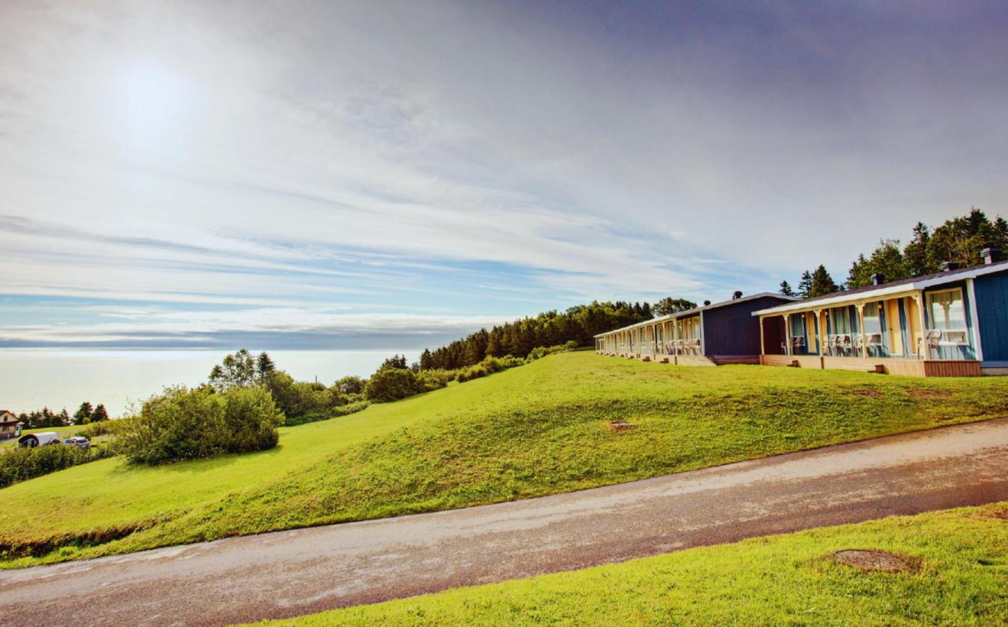 Hebergement Fort Prevel Saint Georges De Malbaie Exterior photo