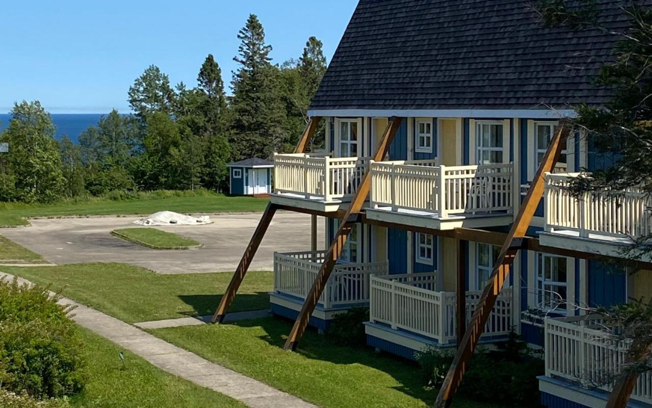 Hebergement Fort Prevel Saint Georges De Malbaie Exterior photo