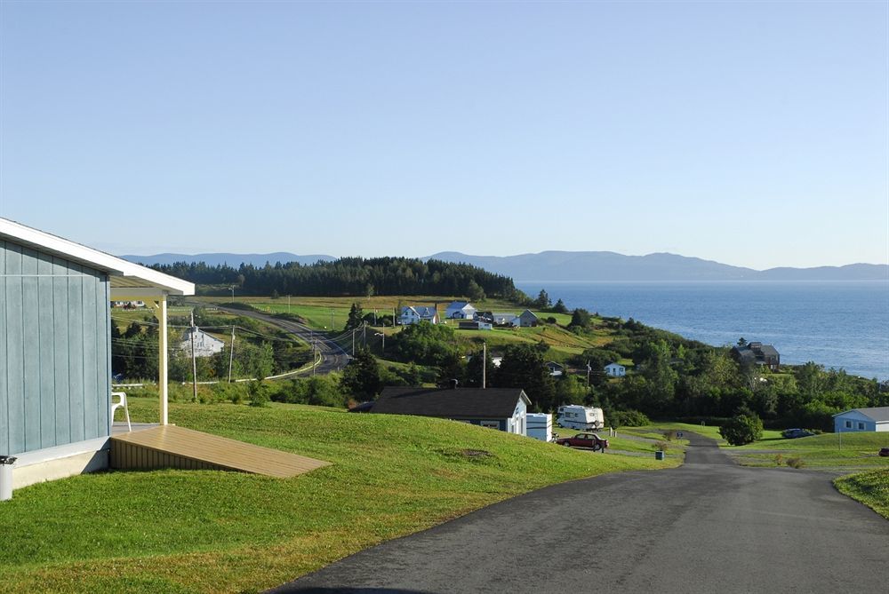 Hebergement Fort Prevel Saint Georges De Malbaie Exterior photo
